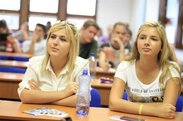 Годовой курс английского  +  подготовка и сдача экзамена IELTS + чешский язык в Праге