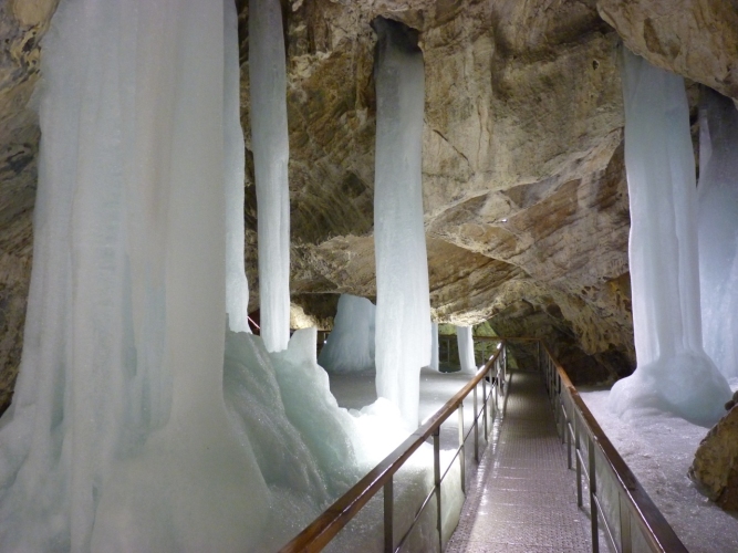 Демановская пещера