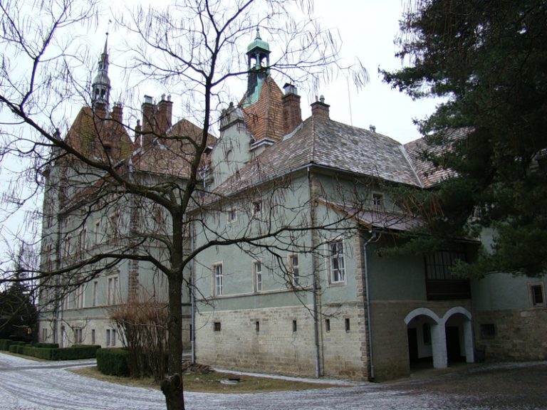 Замок графов шенборн